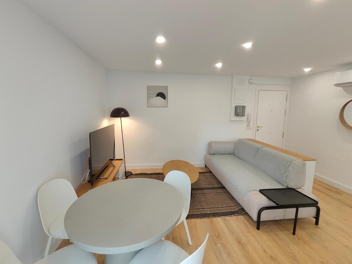 Fantastic Apartment Sant Adria Beach 산트 아드리아 데 베소스 외부 사진